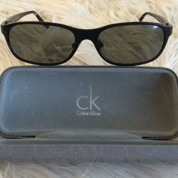 Authentic ?CALVIN KLEIN ?very nice sunglasses ? main image 5